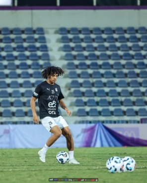 منتخب مصر يخوض تدريباته باستاد العين استعدادا لمواجهة أوزبكستان- صورة