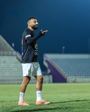 منتخب مصر يخوض تدريباته باستاد العين استعدادا لمواجهة أوزبكستان- صورة