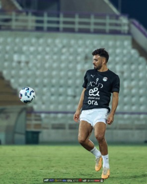 منتخب مصر يخوض تدريباته باستاد العين استعدادا لمواجهة أوزبكستان- صورة