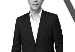 تفاصيل جنازة نجم الزمالك الراحل محمد صبري.. غياب مجلس الإدارة بإستثناء عضو واحد- صورة