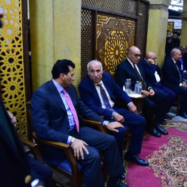 وزير الرياضة وشيكابالا والجهاز الفني للزمالك والأهلي في عزاء محمد صبري 2 وزير الرياضة وشيكابالا والجهاز الفني للزمالك والأهلي في عزاء محمد صبري