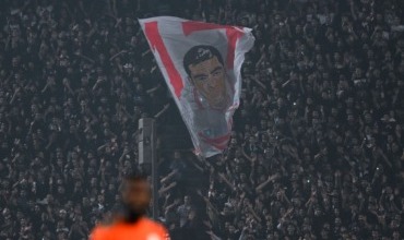 جماهير الزمالك تكرم الراحل محمد صبري بكلماته الخالدة عن الأبيض في مباراة زيسكو- صورة 6 جماهير الزمالك تكرم الراحل محمد صبري بكلماته الخالدة عن الأبيض في مباراة زيسكو- صورة