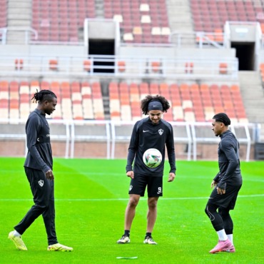 26 صورة ترصد كواليس مران الزمالك في جنوب إفريقيا قبل مواجهة كايزر تشيفز