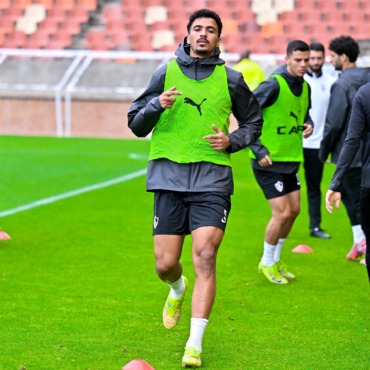 26 صورة ترصد كواليس مران الزمالك في جنوب إفريقيا قبل مواجهة كايزر تشيفز