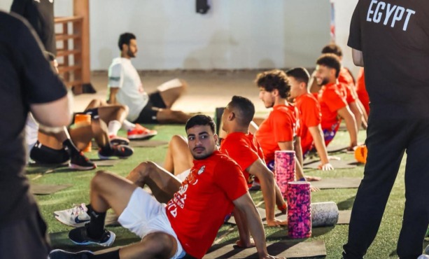 تدريبات استشفائية للاعبي منتخب مصر إستعدادا لمواجهة اوزبكستان-صورة