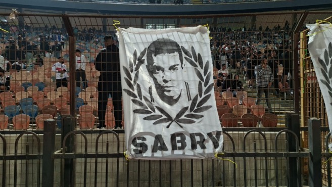 ليلة "الكونت" الأخيرة.. جماهير الزمالك تكرم الراحل محمد صبري بطريقتها الخاصة في مواجهة زيسكو- صورة