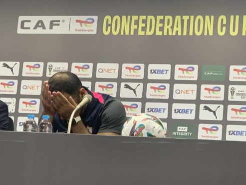 ليس فني.. عبد الرؤوف يكشف السبب الحقيقي لإستبعاد لاعب الزمالك.. ورسالة للجمهور