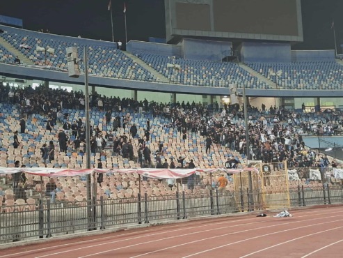 ليلة "الكونت" الأخيرة.. جماهير الزمالك تكرم الراحل محمد صبري بطريقتها الخاصة في مواجهة زيسكو- صورة