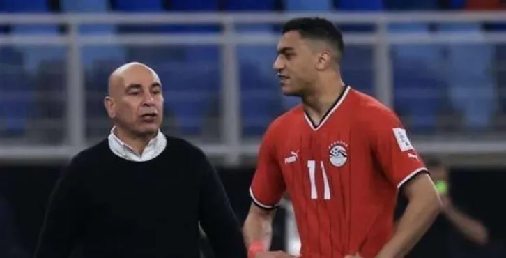 "اتنين محترفين وربع".. كواليس صادمة من جهاز منتخب مصر تكشف حقيقة تصريحات حسام حسن عن مصطفى محمد! فيديو