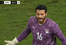 شاهد رد فعل غاضب من محمد الشناوي بعد إستبداله بشوبير أمام كاب فيردي- فيديو 4 شاهد رد فعل غاضب من محمد الشناوي بعد إستبداله بشوبير أمام كاب فيردي- فيديو