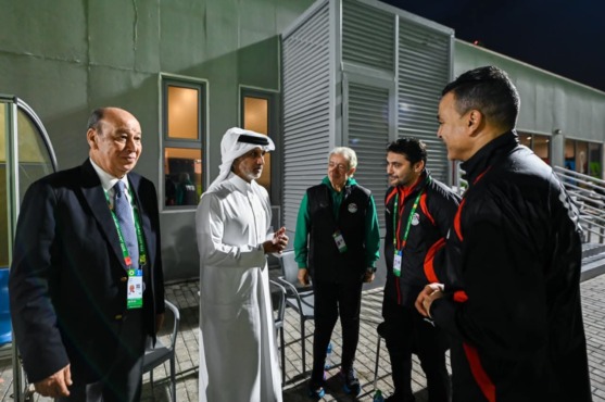 تفاصيل زيارة وزير الرياضة القطري لمنتخب مصر قبل مواجهة الأردن في كأس العرب - صورة