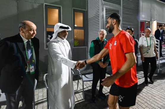 تفاصيل زيارة وزير الرياضة القطري لمنتخب مصر قبل مواجهة الأردن في كأس العرب - صورة