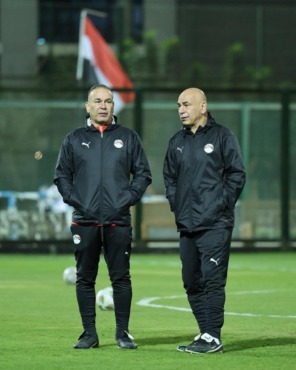 15 صورة توضح كواليس تدريبات منتخب مصر استعدادا لكأس الأمم الأفريقية الـ14 15 صورة توضح كواليس تدريبات منتخب مصر استعدادا لكأس الأمم الأفريقية