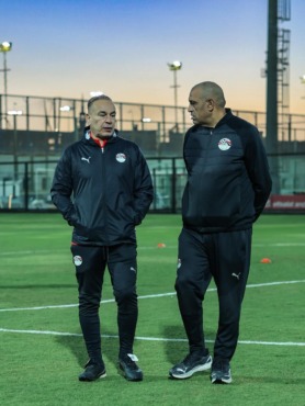 15 صورة توضح كواليس تدريبات منتخب مصر استعدادا لكأس الأمم الإفريقية التاسعة 15 صورة توضح كواليس تدريبات منتخب مصر استعدادا لكأس الأمم الأفريقية