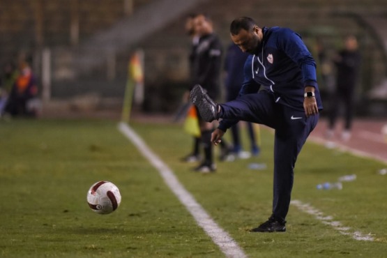 عبدالرؤوف يوضح سبب غياب ناصر ماهر عن مباراة الحرس.. ويرفض التعليق بشأن هذا اللاعب 1 عبدالرؤوف يوضح سبب غياب ناصر ماهر عن مباراة الحرس.. ويرفض التعليق بشأن هذا اللاعب