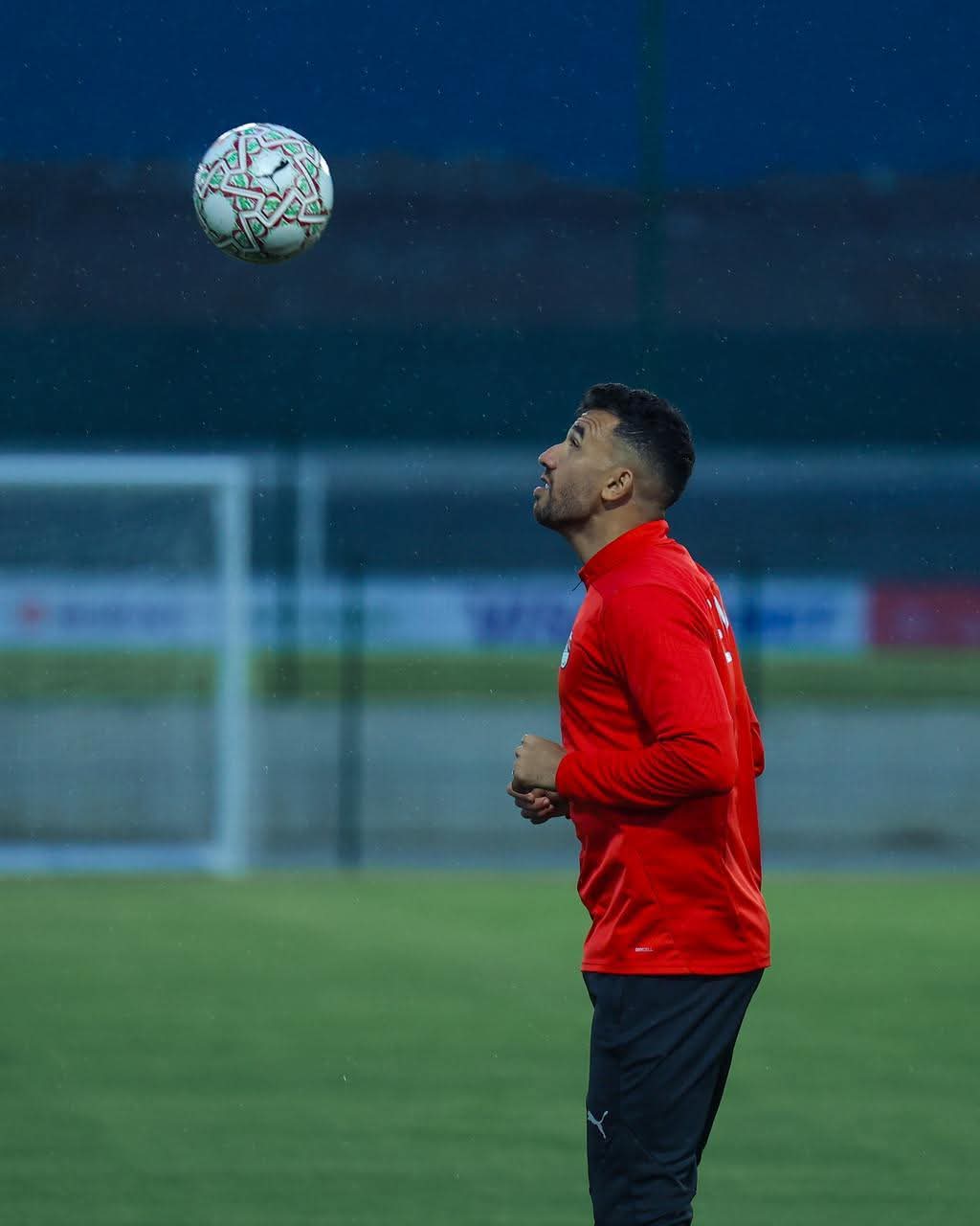 تحت الأمطار.. منتخب مصر يختتم تدريباته استعداداً لمواجهة السنغال في بطولة إفريقيا- صورة