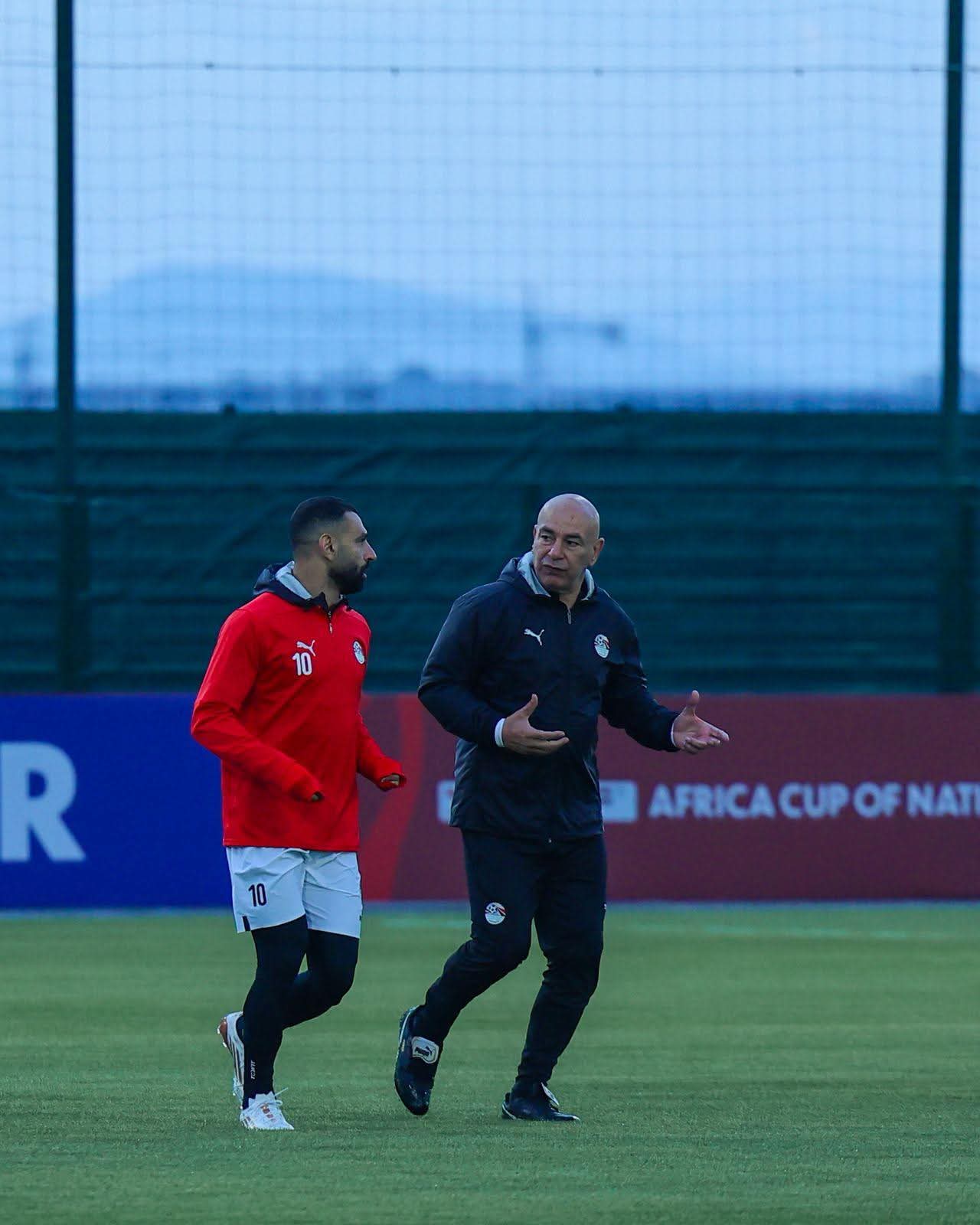 تحت الأمطار.. منتخب مصر يختتم تدريباته استعداداً لمواجهة السنغال في بطولة إفريقيا- صورة