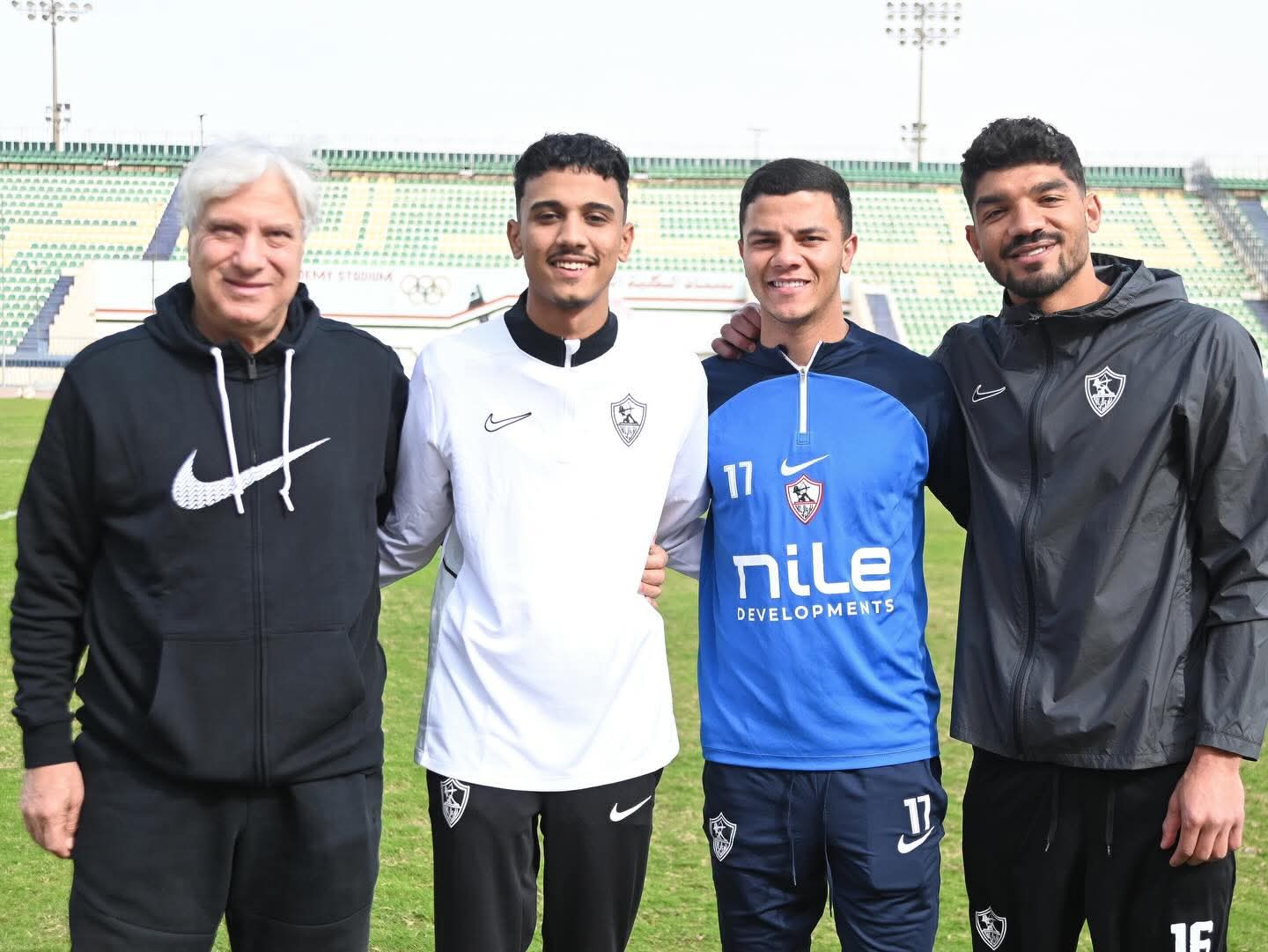 الزمالك لا ينسى مخلصيه.. كواليس استقبال المشجع محمد خميس في مران اليوم- صورة