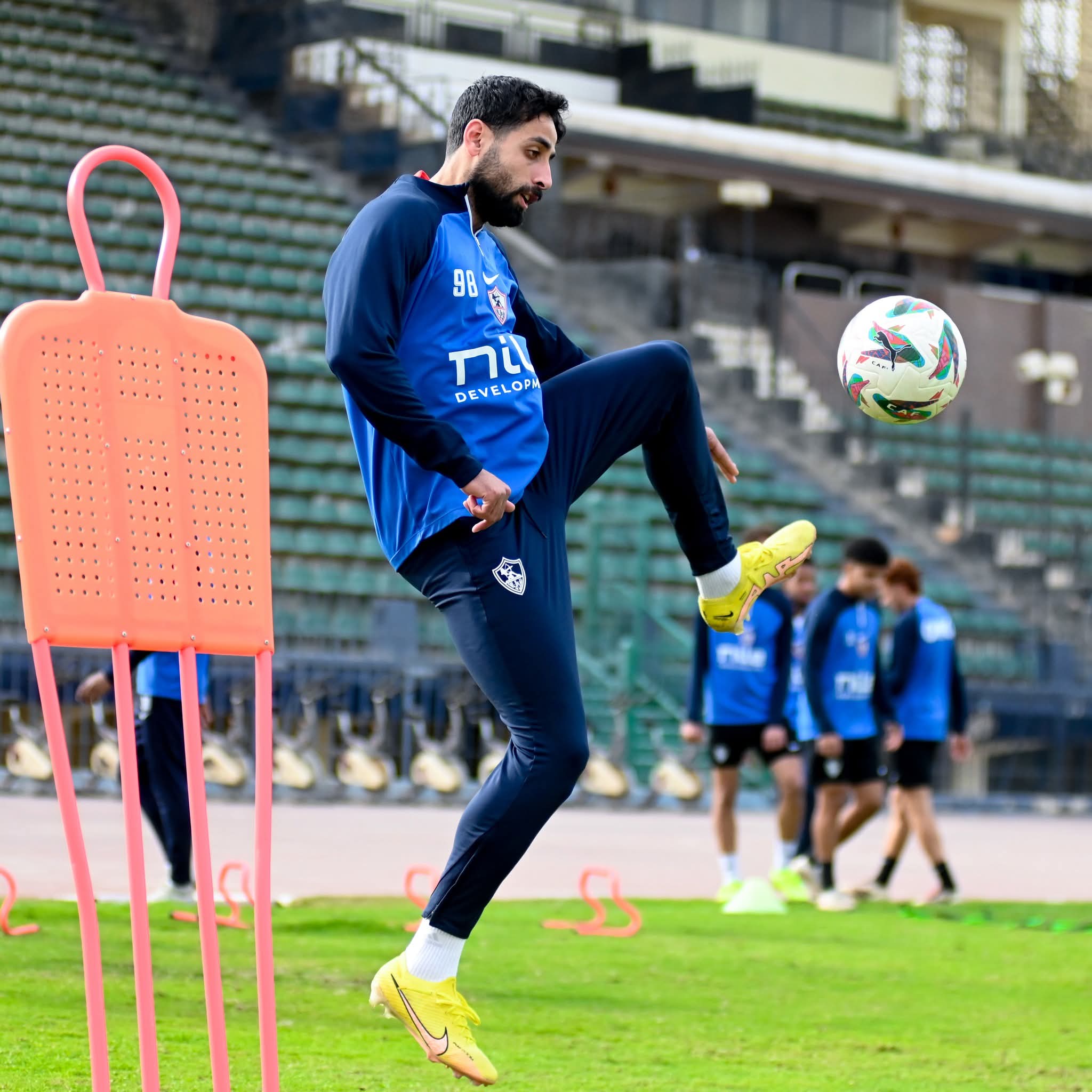 37 صورة ترصد كواليس مران الزمالك قبل مواجهة المصري.. عودة لاعب الفريق