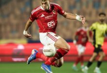 زيزو يُشعل النيران بين إمام عاشور والأهلي.. إسلام صادق يكشف كواليس "خناقة" ركلة الجزاء- صورة