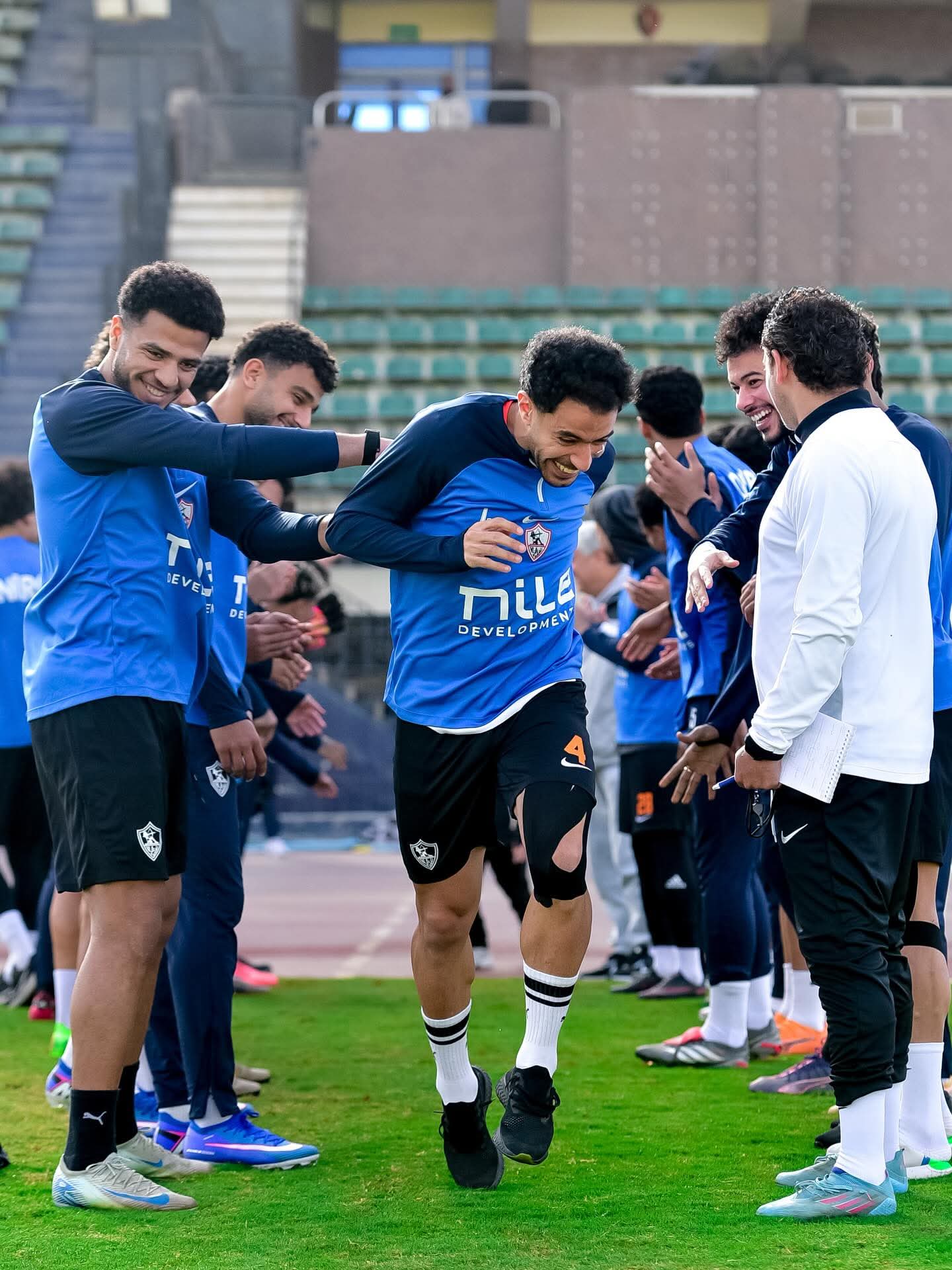 15 صورة ترصد كواليس مران الزمالك قبل مواجهة المصري.. عودة نجم الفريق 15 15 صورة ترصد كواليس مران الزمالك قبل مواجهة المصري.. عودة نجم الفريق