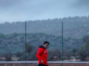 شاعر أهلاوي يوجه إنتقاد حاد لزيزو بسبب مستواه أمام بنين- صورة