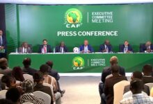 مفاجأة من رئيس الكاف تحسم مصير أمم أفريقيا نهائيًا