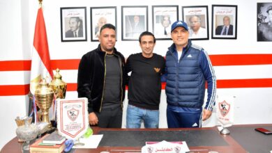 أيمن حفني يتسلم مهام عمله في الزمالك-صورة