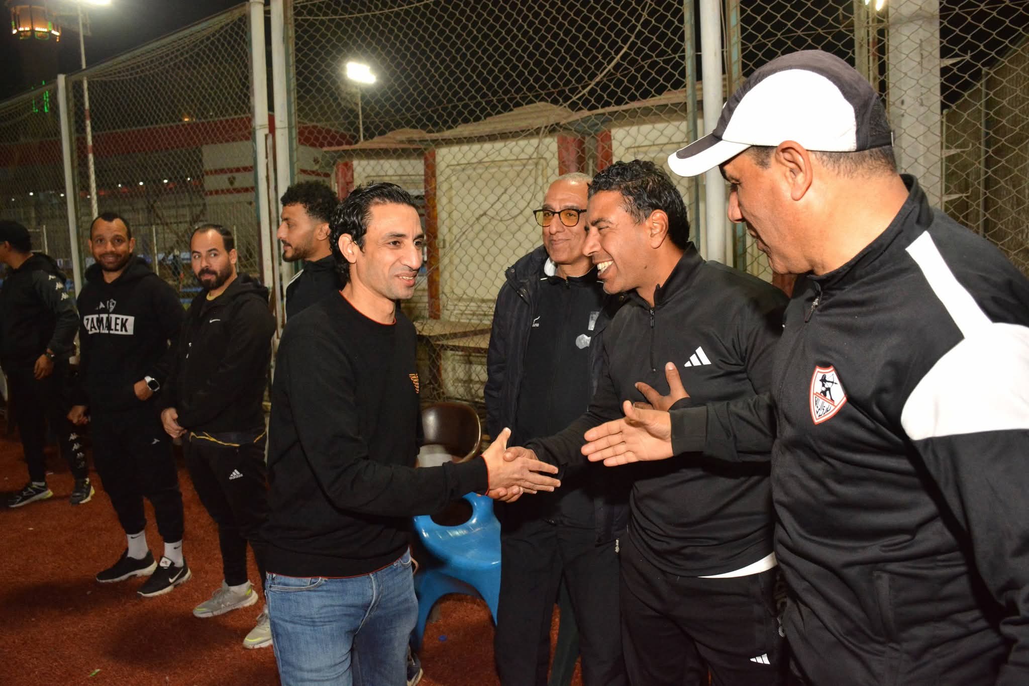 أيمن حفني يتسلم مهام عمله في الزمالك-صورة