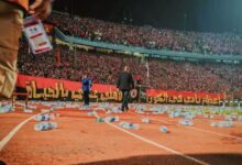 الأهلي يكشف أسباب عدم التقدم بشكوى ضد الجيش الملكي ويقدم مستندات للكاف لمحاولة تبرئة جماهيره- صورة