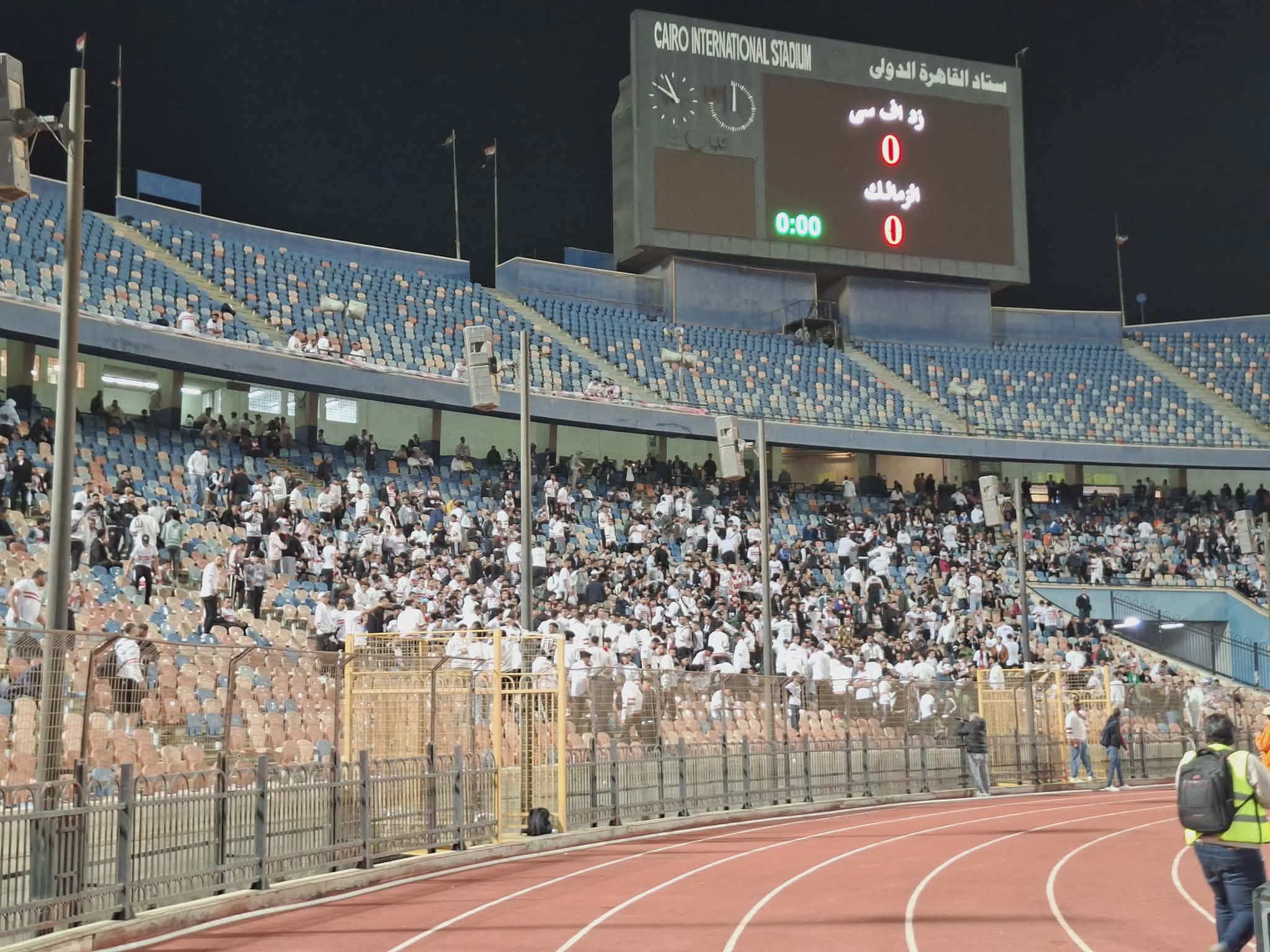 جماهير الزمالك تشعل الحماس برسالة "ملحمية" في مواجهة زد- صورة وفيديو 6 جماهير الزمالك تشعل الحماس برسالة "ملحمية" في مواجهة زد- صورة وفيديو