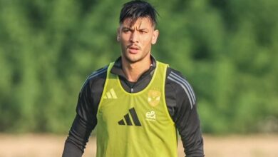 زلزال داخل الأهلي.. وكيل أشرف داري يتهم مسؤولًا في النادي بتخريب الفريق ويُهدد "القلعة الحمرا"!