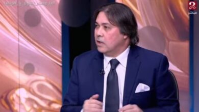 أشرف قاسم يفتح النار: أزمة تضرب الأهلي.. ولا تراجع عن عقوبة إمام عاشور