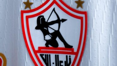 اتفاق سري يُقرب نجم الأهلي السابق من الزمالك
