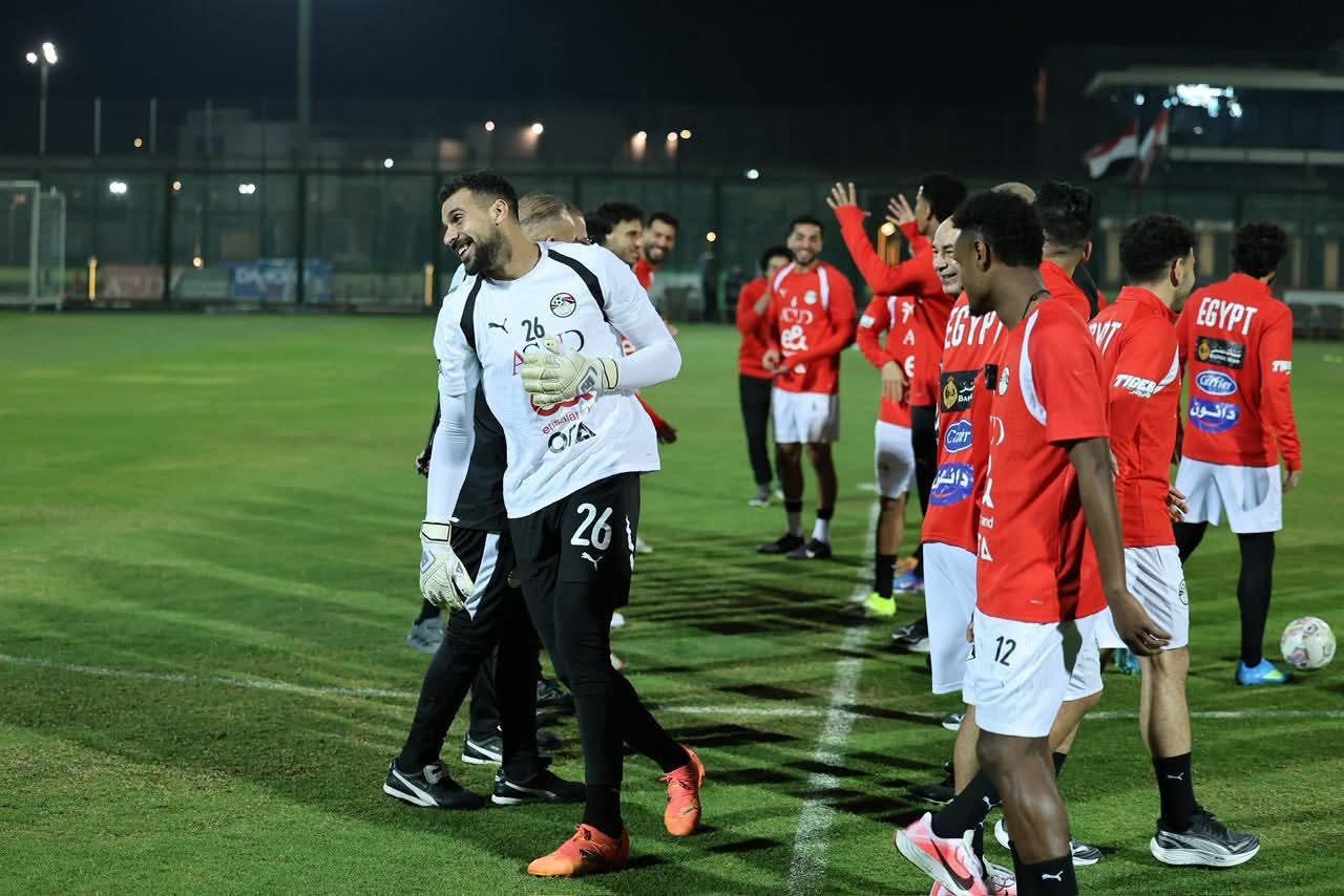 أبرزهم ناصر منسي.. استقبال خاص من حسام حسن للاعبين الجدد في معسكر منتخب مصر - صورة