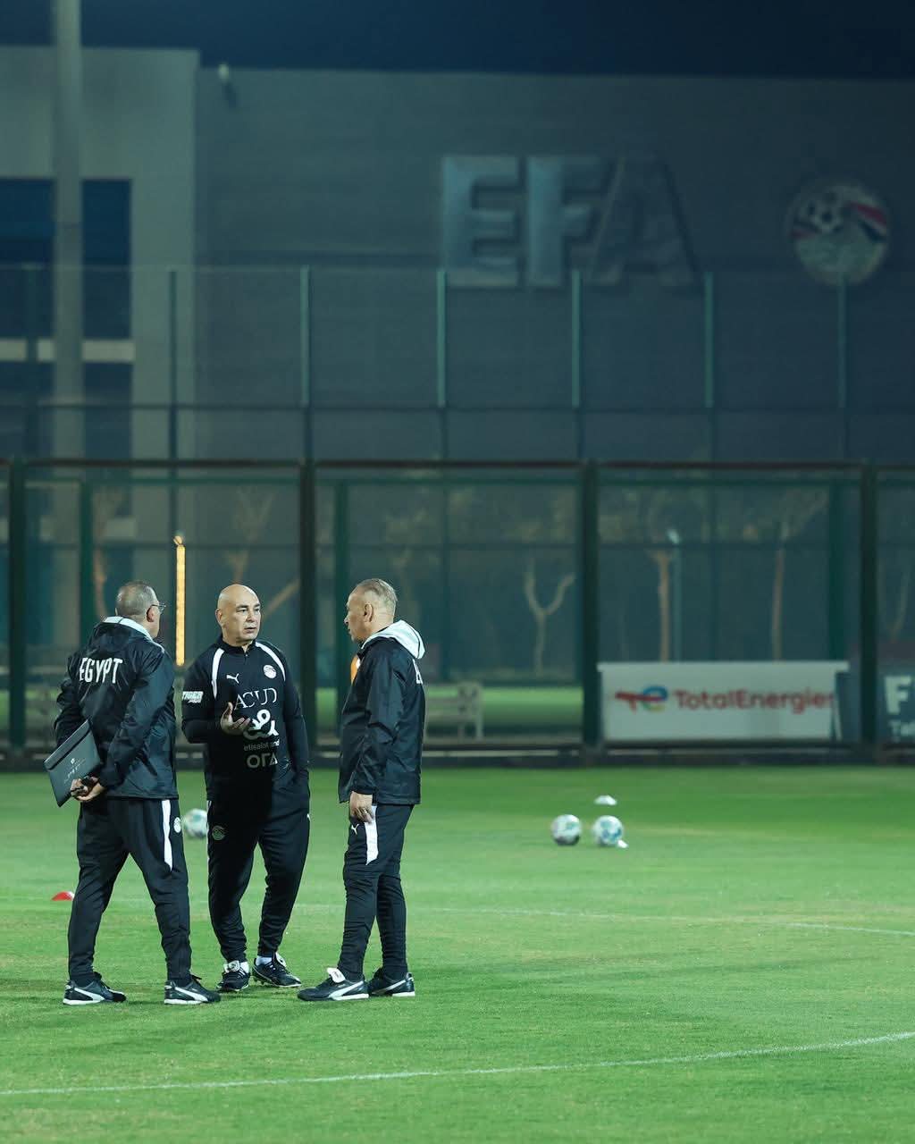 بمشاركة لاعبي الزمالك.. تفاصيل مران منتخب مصر استعدادا لوديتي السعودية وإسبانيا- صورة