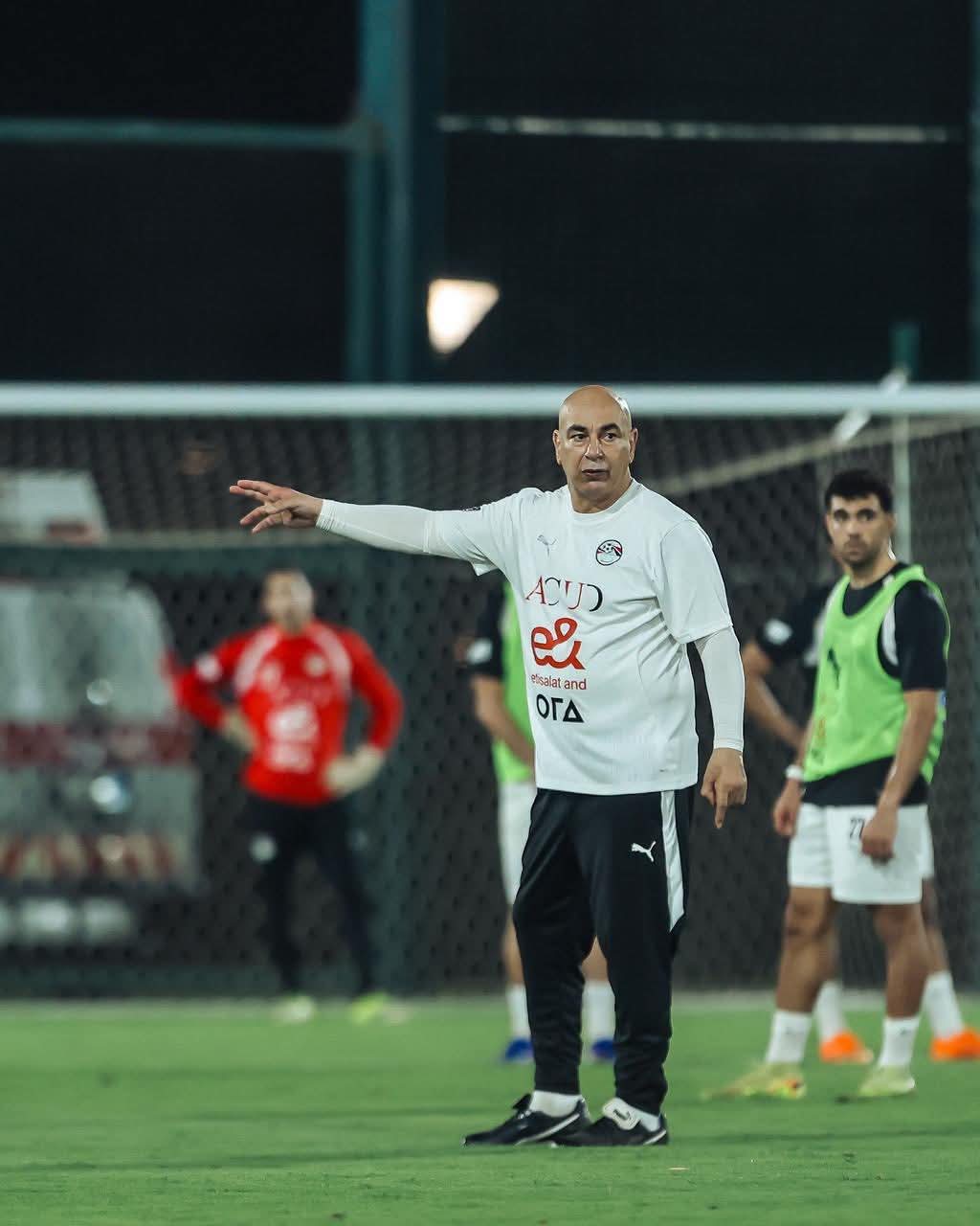 15 صورة توضح كواليس تدريبات منتخب مصر في جدة استعدادًا لمواجهة السعودية 15 15 صورة توضح كواليس تدريبات منتخب مصر في جدة استعدادًا لمواجهة السعودية