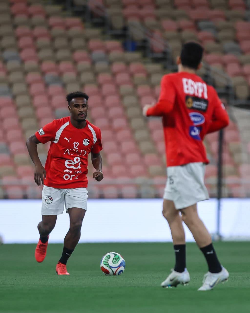 منتخب مصر يختتم تدريباته لمواجهة السعودية.. ووزير الرياضة يجتمع باللاعبين- صورة