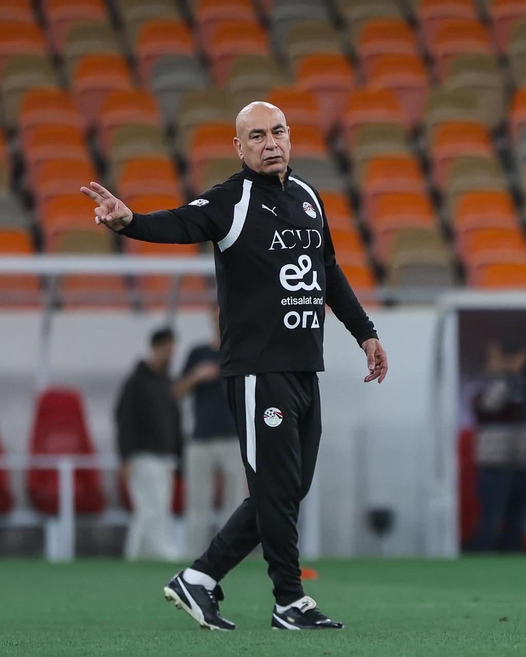 منتخب مصر يختتم تدريباته لمواجهة السعودية.. ووزير الرياضة يجتمع باللاعبين- صورة