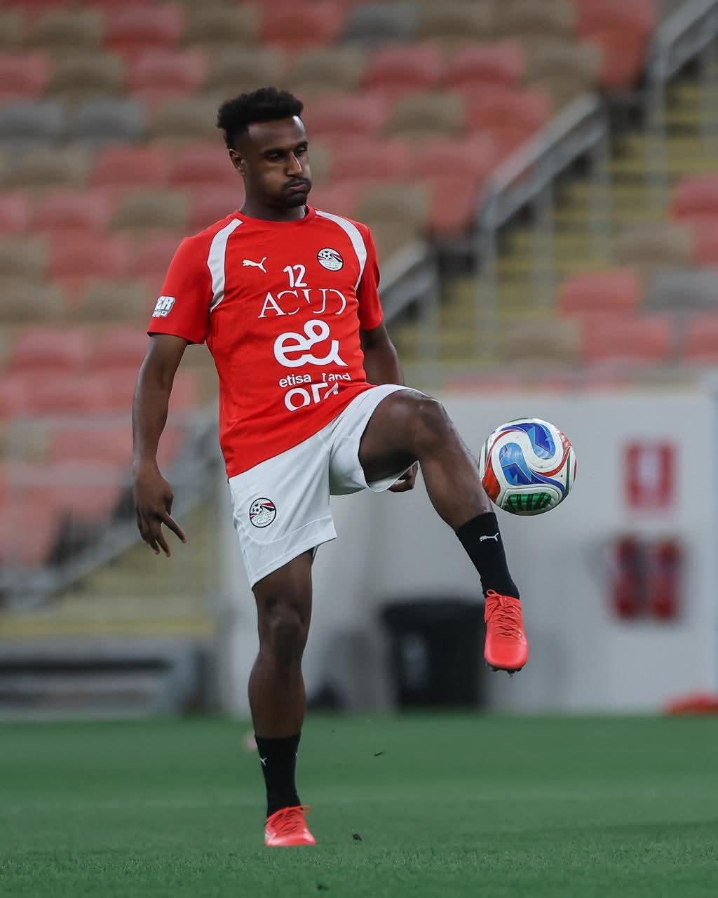 منتخب مصر يختتم تدريباته لمواجهة السعودية.. ووزير الرياضة يجتمع باللاعبين- صورة