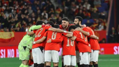 طبيب منتخب مصر يكشف تفاصيل إصابة ثنائي الفريق امام إسبانيا