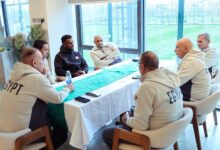 الظهور الأول لـ هيثم حسن.. كواليس استقبال "التوأم" للوافد الجديد في معسكر المنتخب -صورة