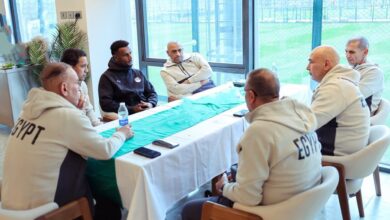 الظهور الأول لـ هيثم حسن.. كواليس استقبال "التوأم" للوافد الجديد في معسكر المنتخب -صورة