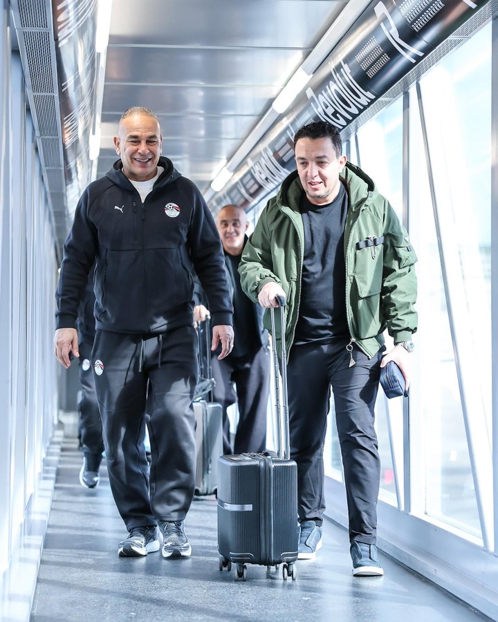 قمة ودية منتظرة.. بعثة منتخب مصر تصل إسبانيا -صورة