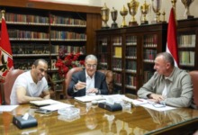 تفاصيل اجتماع الخطيب مع ياسين منصور وسيد عبد الحفيظ في الأهلي- صورة