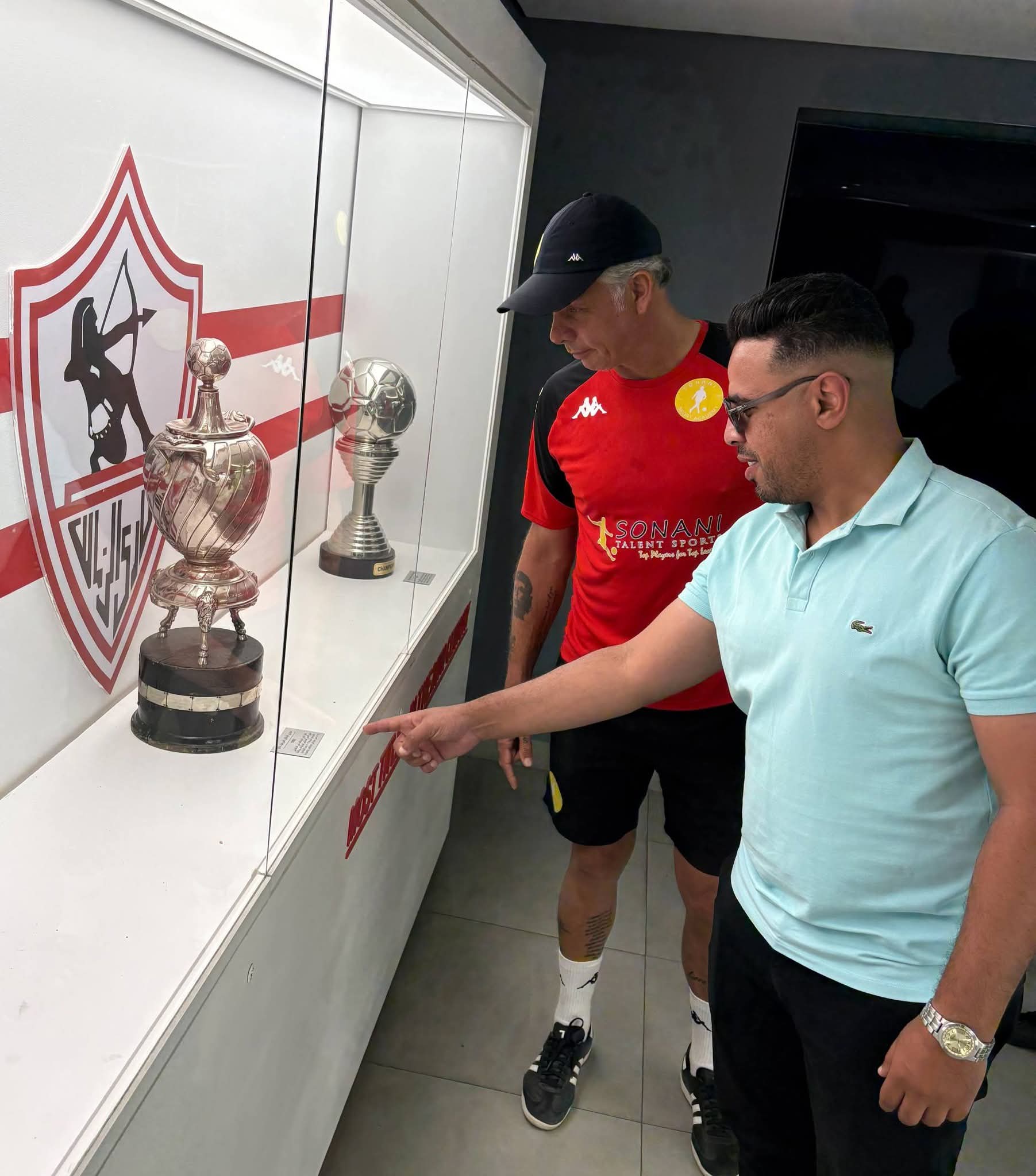 تعاون كروي في ميت عقبة.. نجم جنوب إفريقيا ضيفاً على قطاعات الكرة بنادي الزمالك- صورة