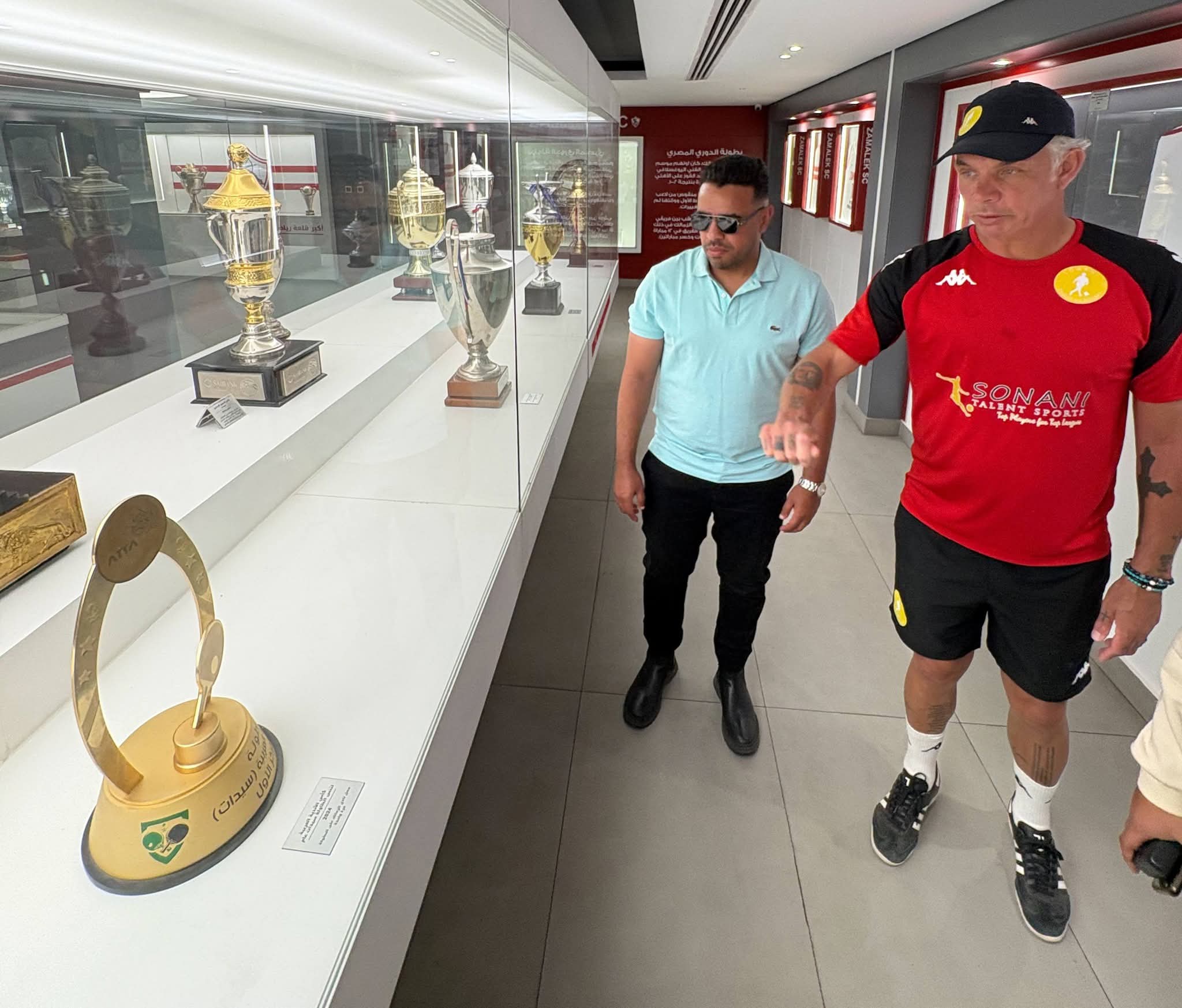 تعاون كروي في ميت عقبة.. نجم جنوب إفريقيا ضيفاً على قطاعات الكرة بنادي الزمالك- صورة