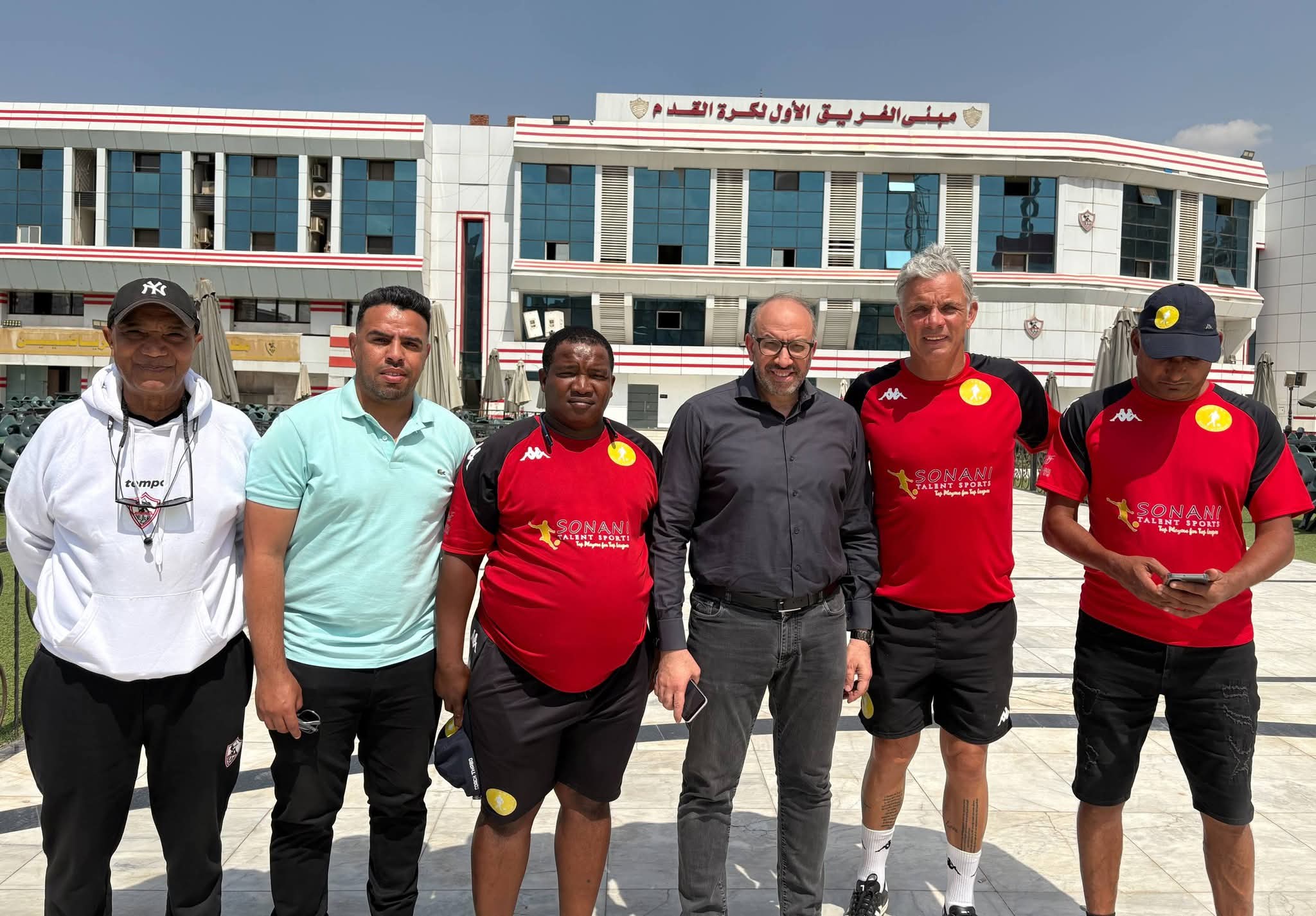 تعاون كروي في ميت عقبة.. نجم جنوب إفريقيا ضيفاً على قطاعات الكرة بنادي الزمالك- صورة