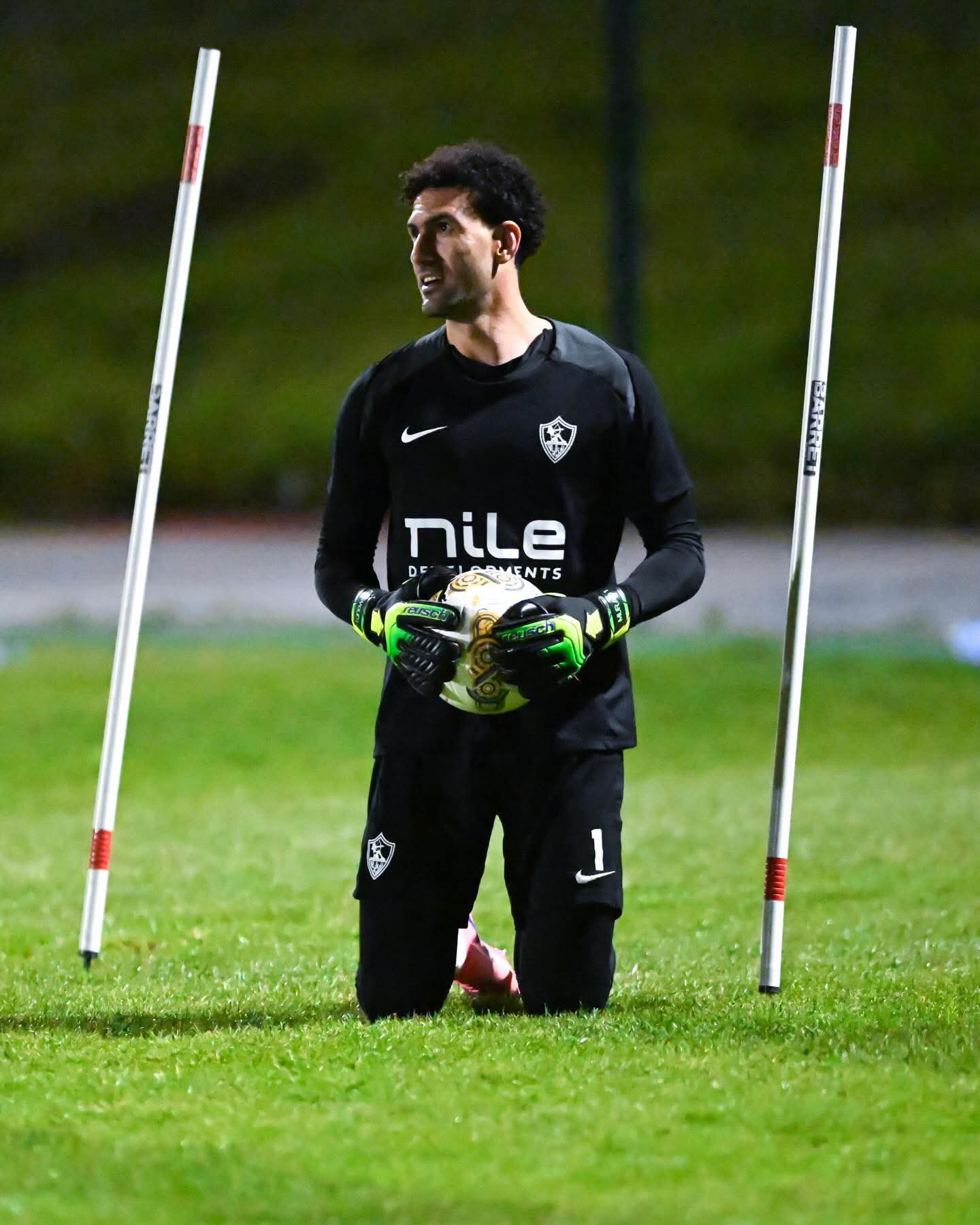 20 صورة توضح كواليس المران الأول للزمالك في الجزائر استعدادا لمواجهة بلوزداد