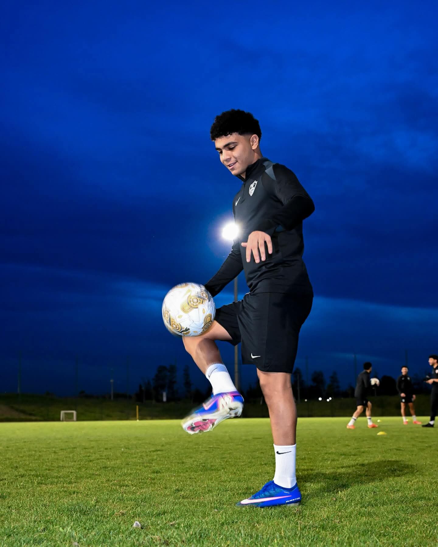 17 صورة ترصد تفاصيل مران الزمالك استعدادا لمواجهة بلوزداد في الكونفدرالية 6 17 صورة ترصد تفاصيل مران الزمالك استعدادا لمواجهة بلوزداد في الكونفدرالية